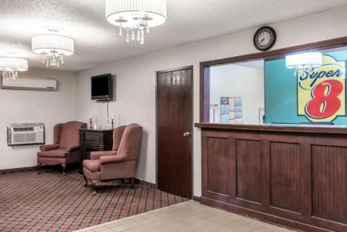 Χώρος καθιστικού στο Motel 6 Litchfield, IL