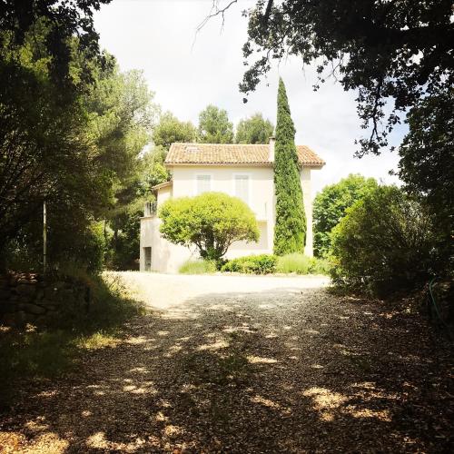 Bastide provençale avec piscine
