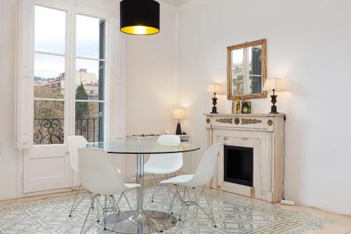Sagrada Familia 4 Bedrooms "T R" by Scenario Llum