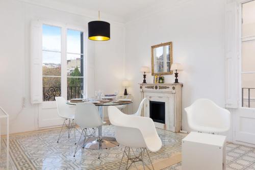 Sagrada Familia 4 Bedrooms "T R" by Scenario Llum
