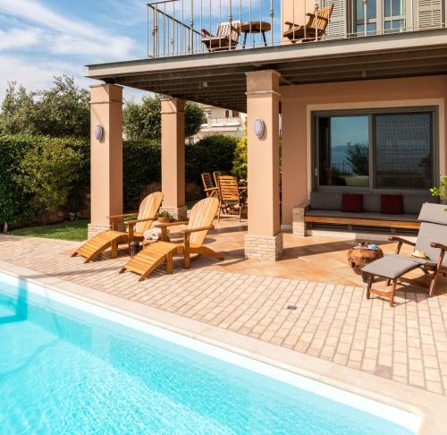 Бассейн в Villa Kalida, Stunning Seaview and Relax или поблизости
