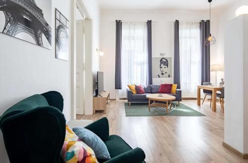 Cityscape Budget Apartments Riverside