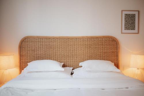 Ein Bett oder Betten in einem Zimmer der Unterkunft The Lab Hotel