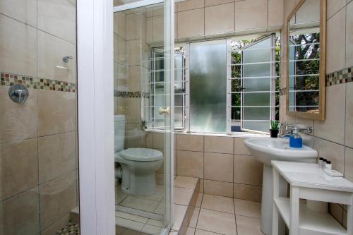Ένα μπάνιο στο The Sandringham Bed & Breakfast and Self-Catering