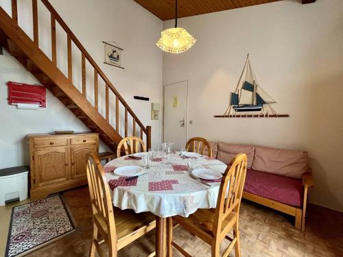 Photo de la galerie de l'établissement Appartement 2 pièces 4 couchages Dolus d'Oléron DDO000-007, à Dolus-d'Oléron