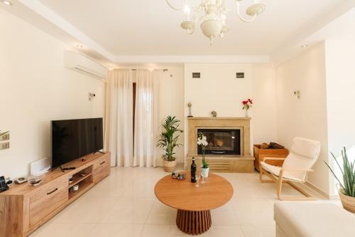 Sunstone Serenity Villa