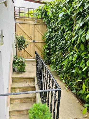 Spacious comfortable flat with free parking in East Finchley, Muswell Hill & close to Alexandra Palace photo 32