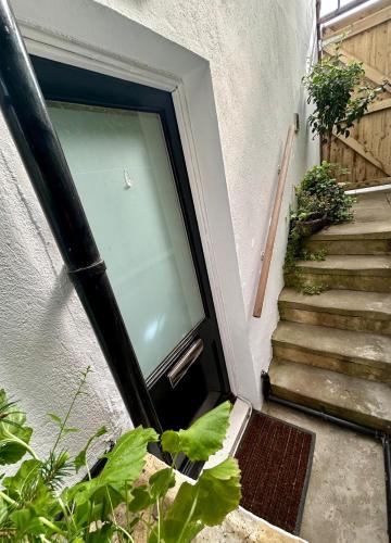 Spacious comfortable flat with free parking in East Finchley, Muswell Hill & close to Alexandra Palace photo 33