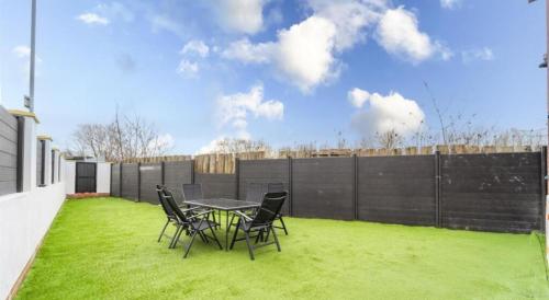 New Modern Stylish Villa Near City Centre Birmingham, with outdoor Hot Tub photo 19