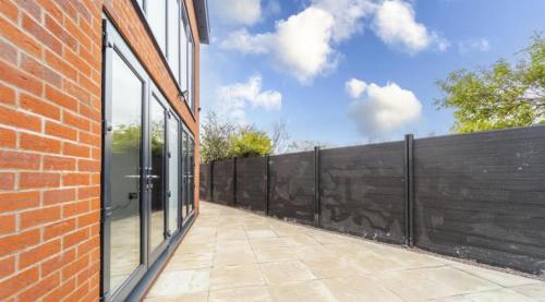 New Modern Stylish Villa Near City Centre Birmingham, with outdoor Hot Tub photo 26