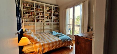 Spacious apartment 4 people parking, bright