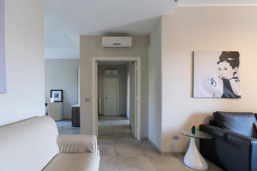 Χώρος καθιστικού στο Trani with view - roomy apartment with balconies