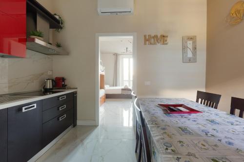 GuestHost - Bright APT with balcony - Milan Piazzale Loreto