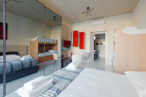 GuestHost - Bright APT with balcony - Milan Piazzale Loreto