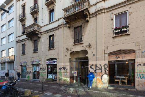 GuestHost - Bright APT with balcony - Milan Piazzale Loreto