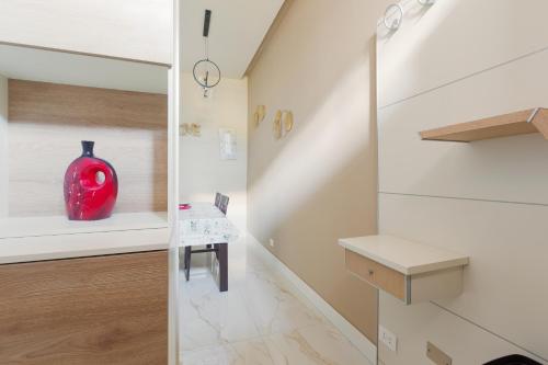GuestHost - Bright APT with balcony - Milan Piazzale Loreto