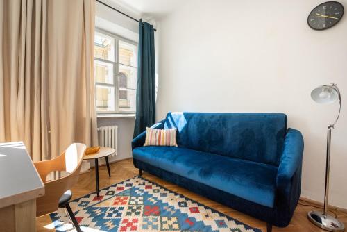 New Town Market Place Apartment by BookingHost