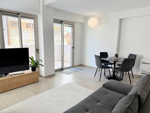 Azure Loft - 3min walk to beach, 10min to Old Town