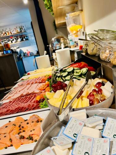 Makanan di atau berdekatan hotel