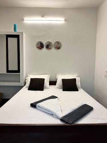 Molly's Hostelにあるベッド