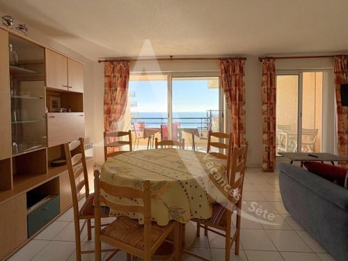 appartement 1 chambre avec terrasse vue mer dans residence avec piscine