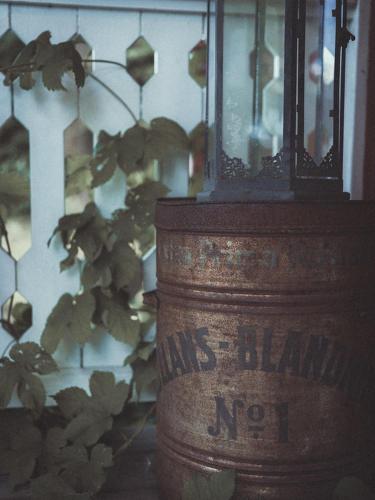 an old clock with the words this drink is no fun at Folk och Fä in Grisslehamn