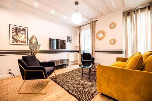 CIA - Bastille Coziness