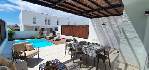 Serena Holiday Homes by LIVVO