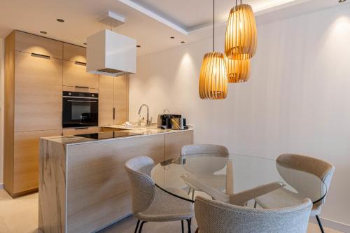 REF 1979 - Cannes Palm beach- Sea view apartment for rent
