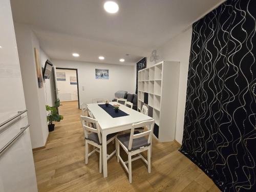 Aldrans Apartment with 3 bedrooms