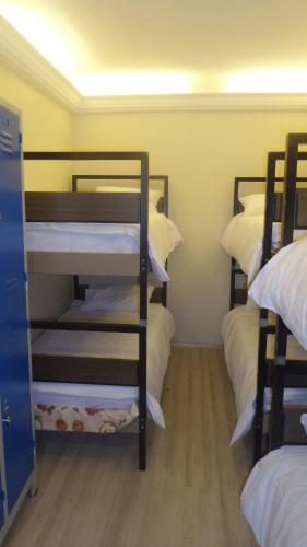 Letto o letti in una camera di Paxx Istanbul Hotel&Hostel