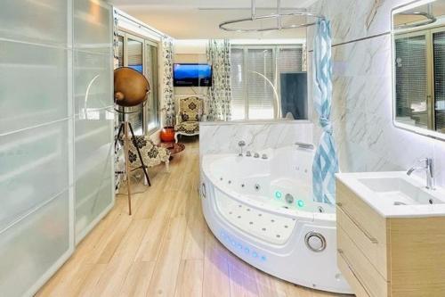 Superbe Appartement ,Terrasse avec climatisation et parking payants