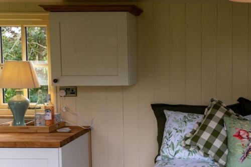 Φωτογραφία από το άλμπουμ του Shepherds Hut at Snowdon Farm σε Badger