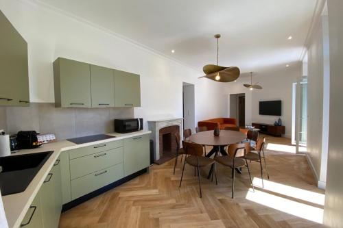 New apartment in Forville with balcony
