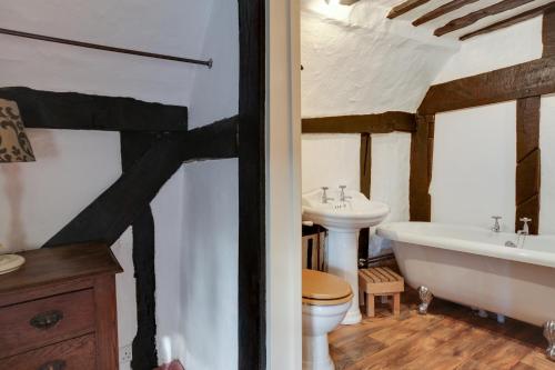Bilik mandi di Willow cottage