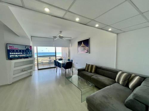 Sea View Suite in Makenzy