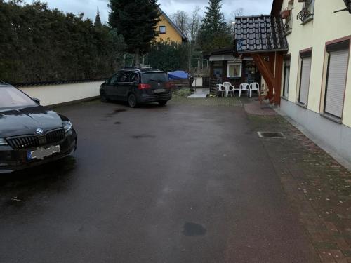 MünchebergにあるFerienwohnung in Münchebergの家の隣の駐車場