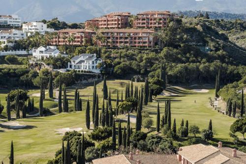 Hoyo19 10 Views Luxury Resort