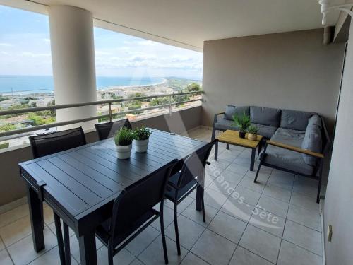 T3 avec grande terrasse et vue panoramique sur la mer