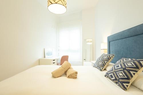 Charming 2 bedrooms apartment with FREE Parking at Plaza Alameda by OCityzen