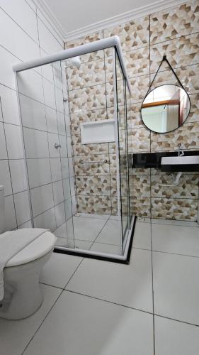 Bilik mandi di Hotel Itaberaba