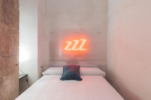 Chic & Cozy Stay in Valencia