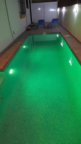 Kolam renang di atau dekat dengan House with Your Own Private Pool sleeps 5 Sucina