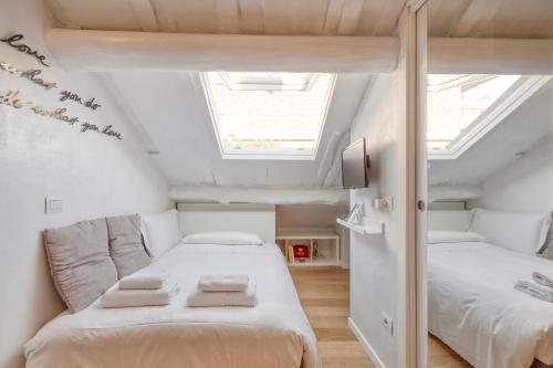 Bright mini studio in the heart of Milan