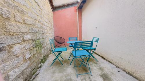 2 Bedroom Duplex Center, Patio