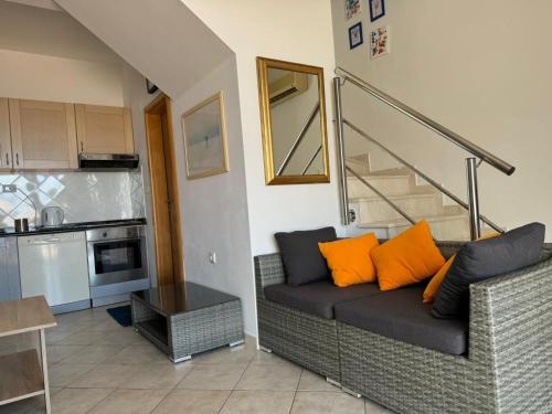 Lovely split level apartment with sea view, pool, free parking and WiFi