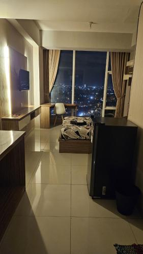 Гостиная зона в ROKET ROOM Majestic Point Serpong