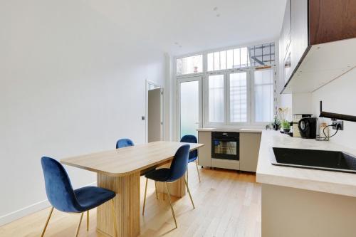 Beautiful 2 BDR Duplex in Paris