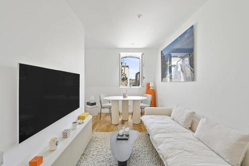 2 room Apartment - 16th