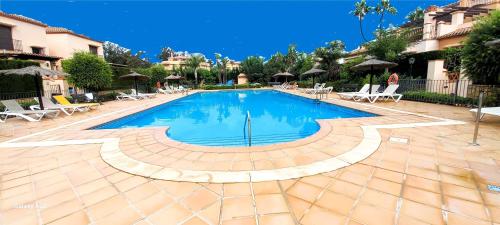 2 bedroom apartment walking distance to the beach in La Cala de Mijas